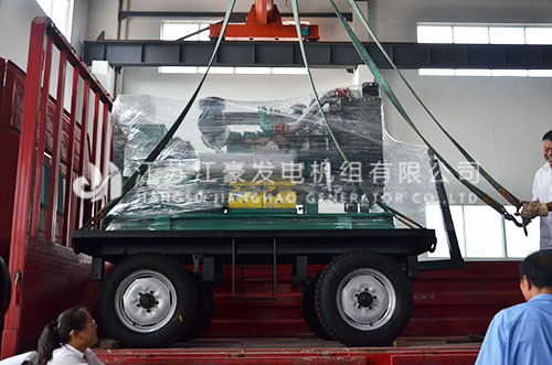 江豪发货案例-1台150KVA康明斯配斯坦福底座油箱移动底盘发电机组发货天津