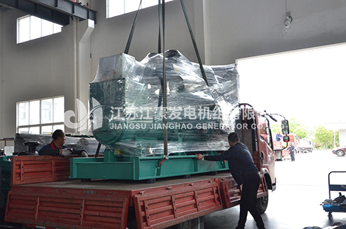 江豪发货案例- 1台450KW乾能底座油箱发电机组发河南