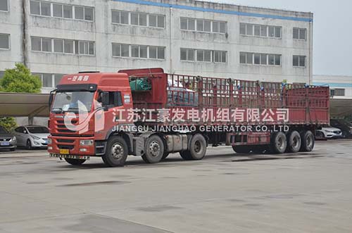 江豪发货案例- 1台280KVA乾能配恒声全自动底座油箱发电机组发山东