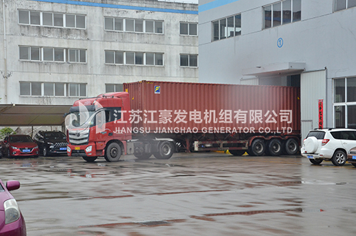 江豪发货案例- 三台15KVA、一台25KVA扬动，150KVA、40KW、116KW、175KW康明斯低噪音发电机组出口