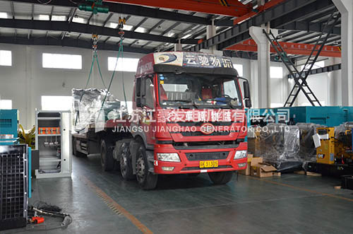 江豪发货案例-1台1300KW康明斯配英格自启动发电机组发新疆