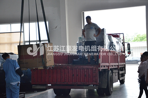 江豪发货案例-三台120KW玉柴开架发电机组发山东