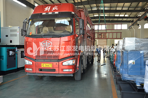 江豪发货案例-1台40KW扬动、一台60KW康明斯配恒声低噪音发电机组发上海