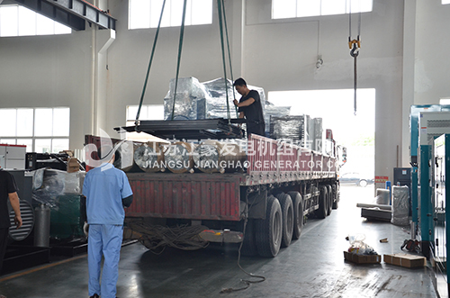 江豪发货案例-三台460KW、一台120KW玉柴底座油箱发电机组发山东